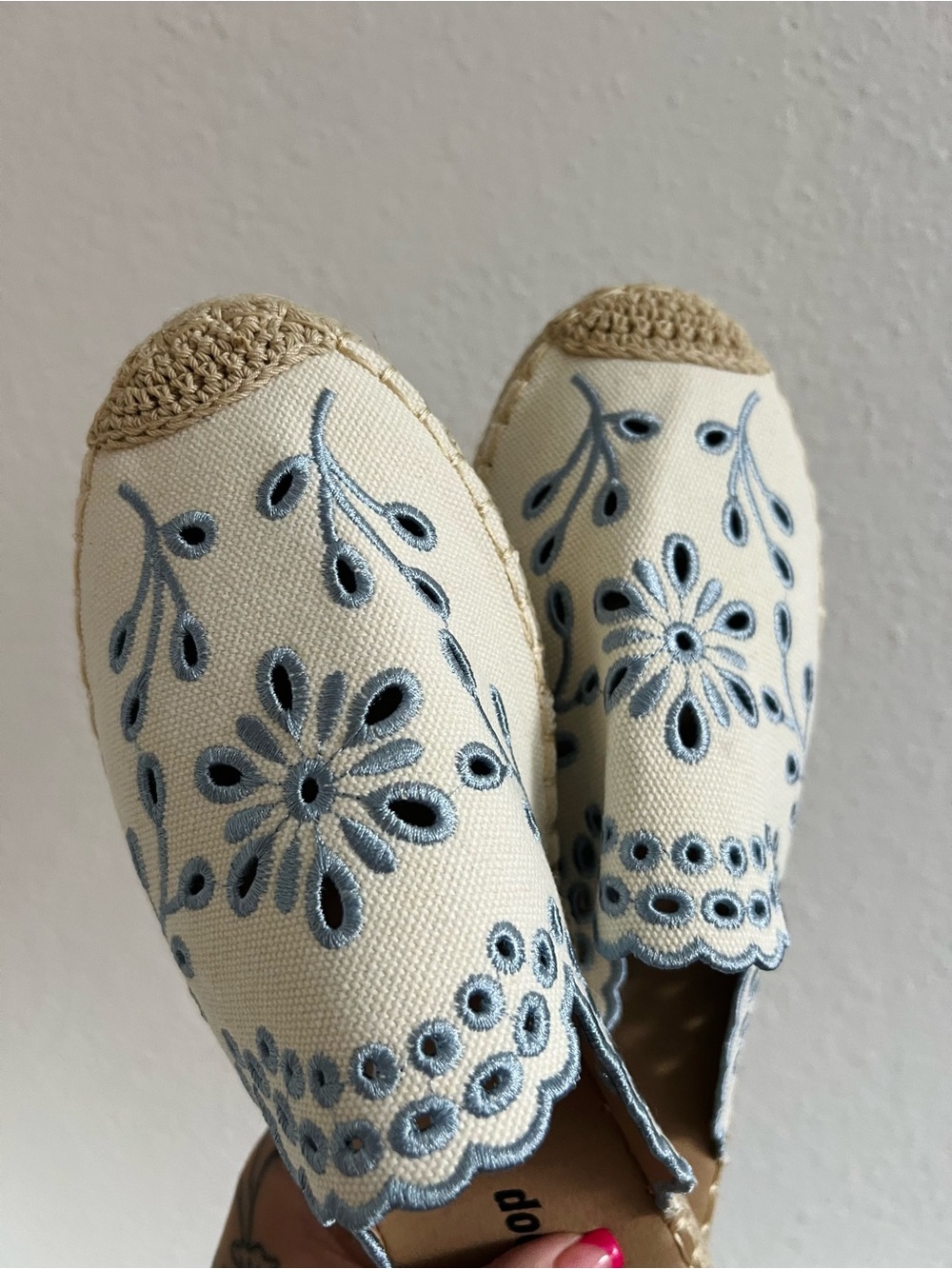 Cream Mule with Blue Floral Embroidery - Picture 4 of 5
